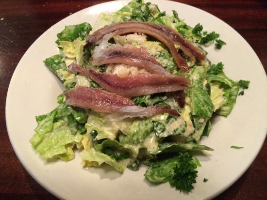 caesar-salad-with-anchovies